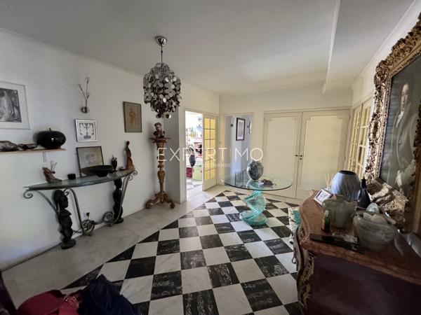 Hyères (83400) Appartement exceptionnel en dernier étage avec vue mer panoramique et grande terrasse sur le toit