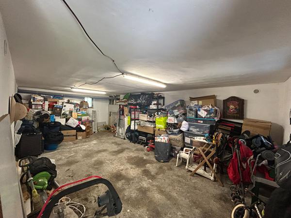 Maison 93m² rénovée avec jardin, 2 Chambres, Mezzanine, Bureau et Grand Garage