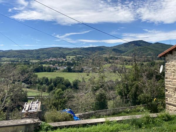 Appartement T3 en rez de chaussé dans villa / 43800 Beaulieu