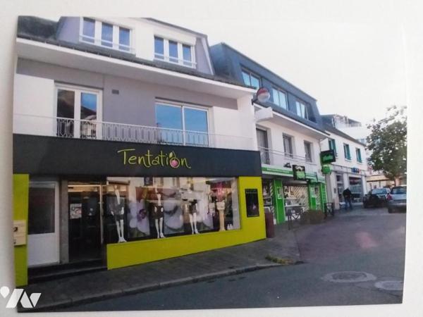 IPlein centre ville immeuble mixte local pro et appartement + Cour