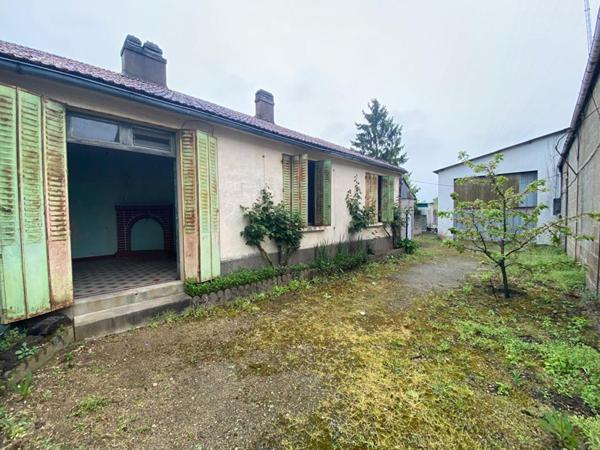 ENSEMBLE IMMOBILIER -  44680 SAINTE PAZANNE  - BUDGET 301 600  HAI