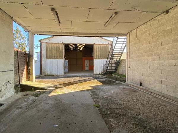 ENSEMBLE IMMOBILIER -  44680 SAINTE PAZANNE  - BUDGET 301 600  HAI