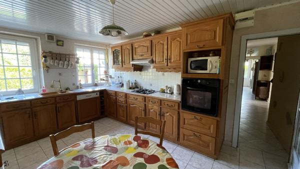 À vendre - Maison contemporaine, 6 pièces située à Aubigné-Racan (72800)