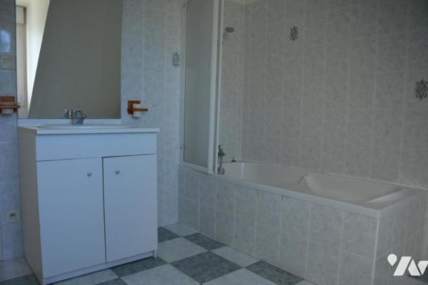 Vente sur la commune de Val du Maine une maison d'habitation avec garage et jardin