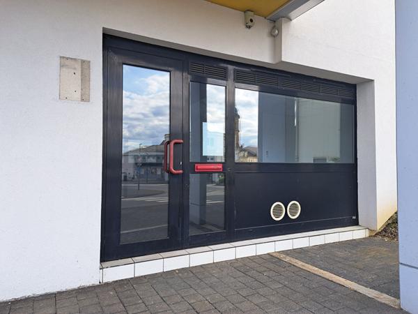 CONFLANS EN JARNISY - LOCAL COMMERCIAL - 54M2