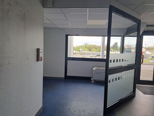 CONFLANS EN JARNISY - LOCAL COMMERCIAL - 54M2