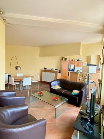 Gambetta appartement T4 avec cave, ascenseur et climatisation