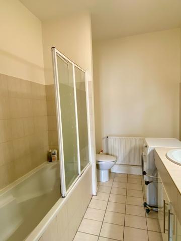 Gambetta appartement T4 avec cave, ascenseur et climatisation