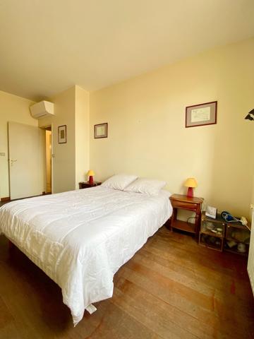 Gambetta appartement T4 avec cave, ascenseur et climatisation
