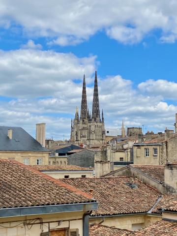 Gambetta appartement T4 avec cave, ascenseur et climatisation