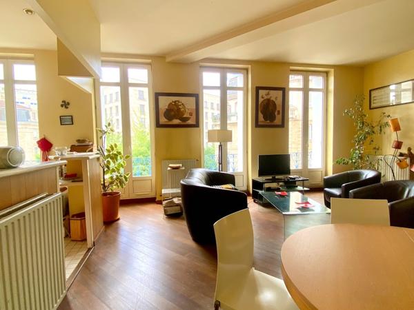 Gambetta appartement T4 avec cave, ascenseur et climatisation