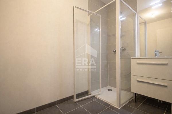 T3 CLICHY RECENT BALCON PARKING