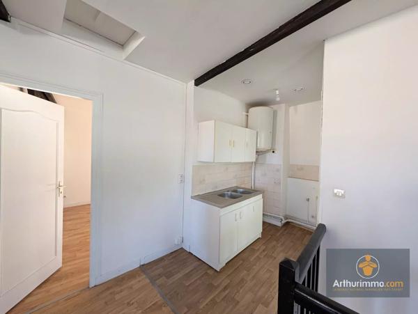 Vente                                                      Appartement
                        
                     3 pièces                      57 m2                     à Noyon