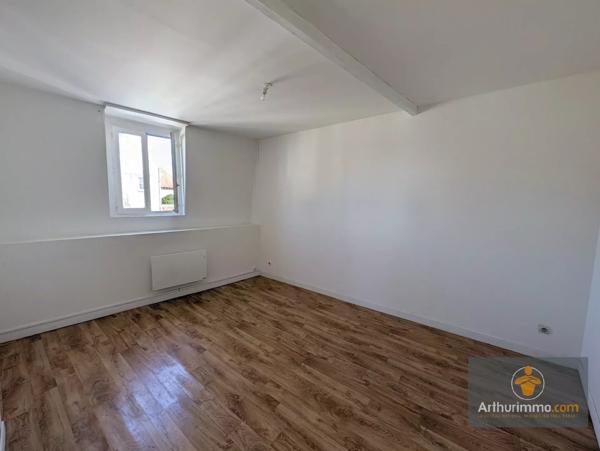 Vente                                                      Appartement
                        
                     3 pièces                      57 m2                     à Noyon