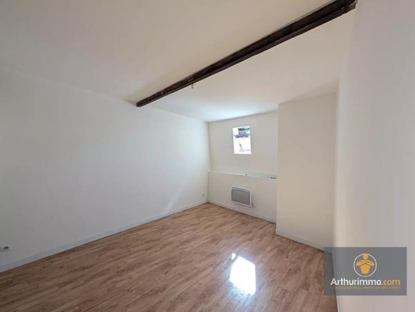 Vente                                                      Appartement
                        
                     3 pièces                      57 m2                     à Noyon
