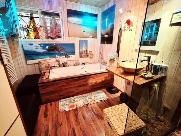 T5 de plain pied, non mitoyen, clim réversible.