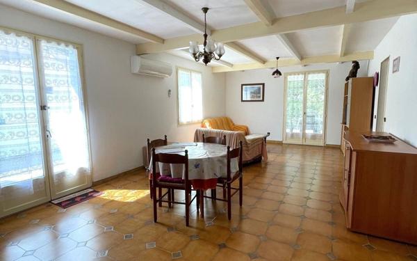 Maison à vendre    5 pièces •  Salavas