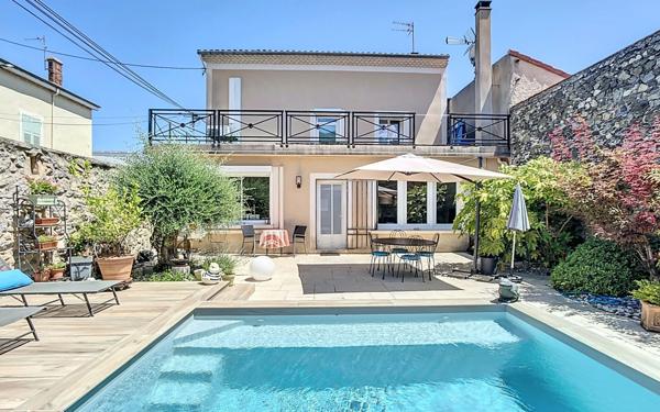 Maison à vendre    6 pièces • 176,09 m2 Tournon-sur-Rhône