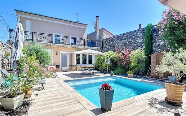 Maison à vendre    6 pièces • 176,09 m2 Tournon-sur-Rhône