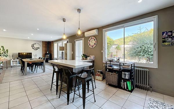 Maison à vendre    6 pièces • 176,09 m2 Tournon-sur-Rhône