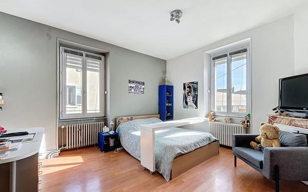 Maison à vendre    6 pièces • 176,09 m2 Tournon-sur-Rhône