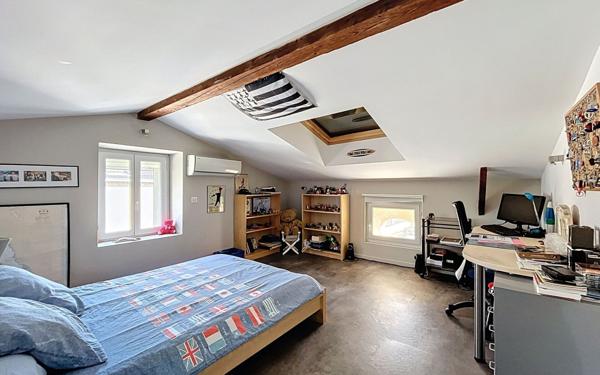 Maison à vendre    6 pièces • 176,09 m2 Tournon-sur-Rhône