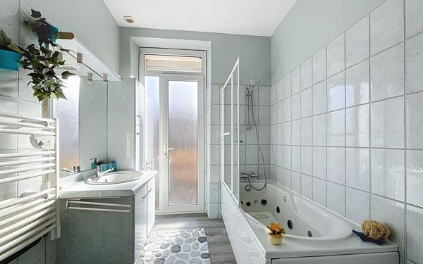 Maison à vendre    6 pièces • 176,09 m2 Tournon-sur-Rhône