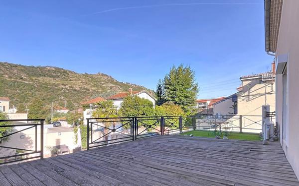 Maison à vendre    6 pièces • 176,09 m2 Tournon-sur-Rhône