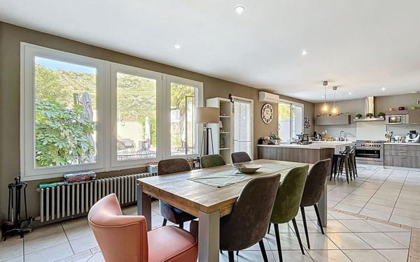 Maison à vendre    6 pièces • 176,09 m2 Tournon-sur-Rhône