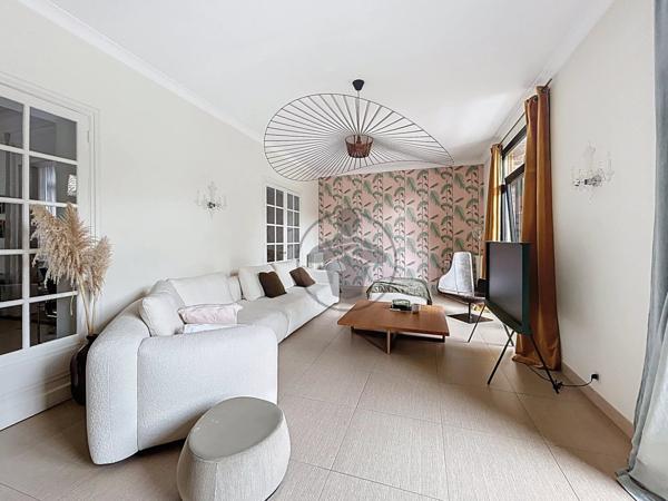 Vente Maison 8 pièces 328 m2 à Saint-Quentin