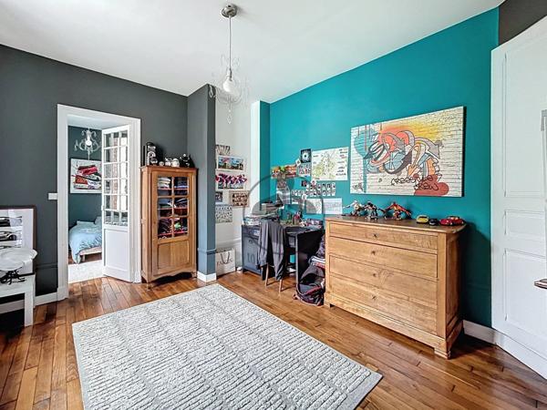 Vente Maison 8 pièces 328 m2 à Saint-Quentin
