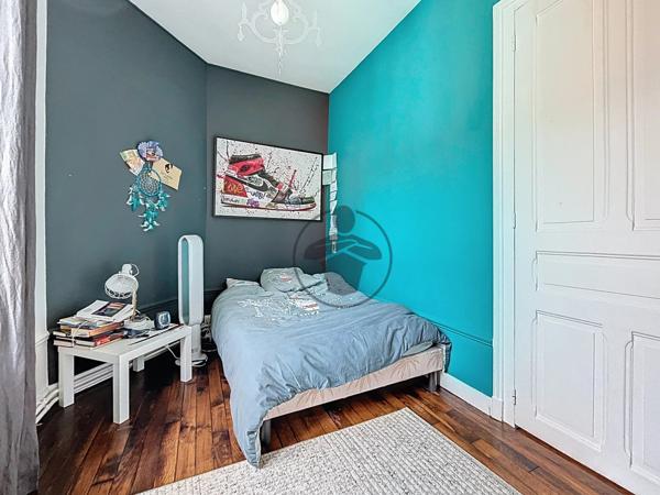 Vente Maison 8 pièces 328 m2 à Saint-Quentin
