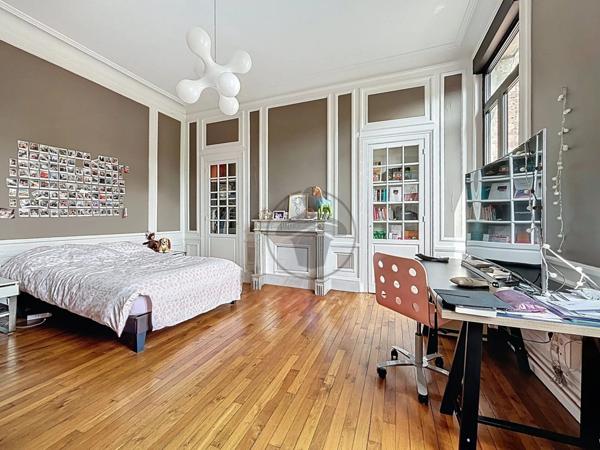 Vente Maison 8 pièces 328 m2 à Saint-Quentin