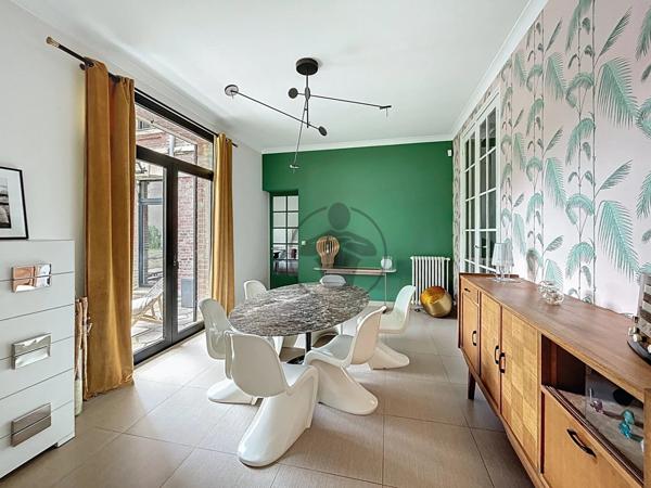 Vente Maison 8 pièces 328 m2 à Saint-Quentin