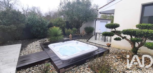 Maison à vendre 7 pièces 213 m² Saint-Jean-d'Illac