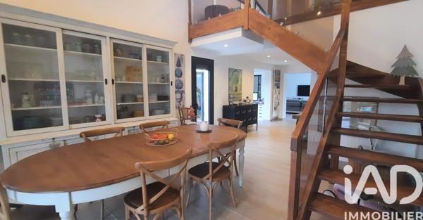 Maison à vendre 7 pièces 213 m² Saint-Jean-d'Illac