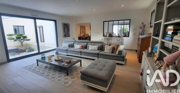 Maison à vendre 7 pièces 213 m² Saint-Jean-d'Illac