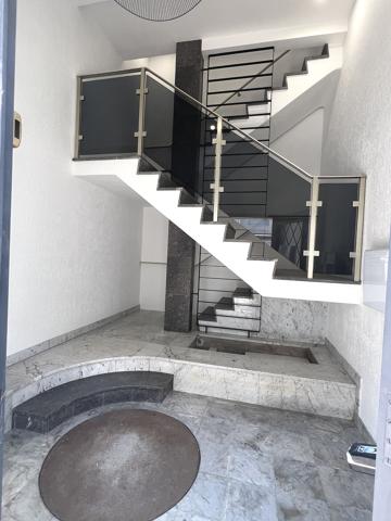 CHARTRONS-BASSENS A FLOT GRAND T5 DE 126M² renovation a neuf avec climatisation ET TERRASSE DE 62M²