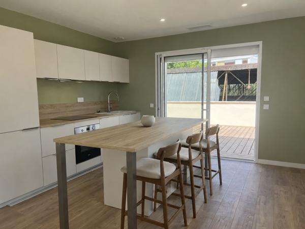 CHARTRONS-BASSENS A FLOT GRAND T5 DE 126M² renovation a neuf avec climatisation ET TERRASSE DE 62M²