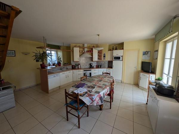 5MN DE LAMBALLE. 4 chambres-garage