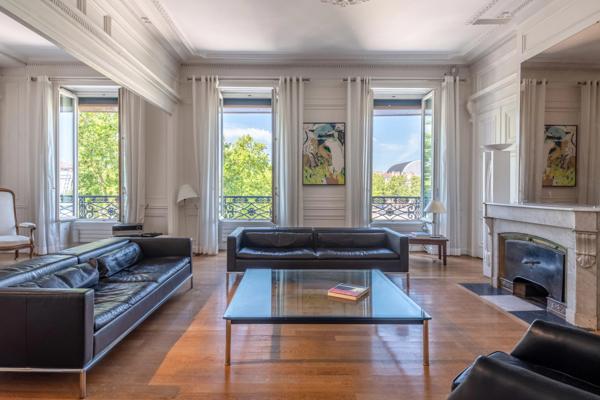 LYON 6 - Quai Sarrail - Appartement T4 de 182,55m² - 3 chambres - 2 caves - local à vélos - garage en sus