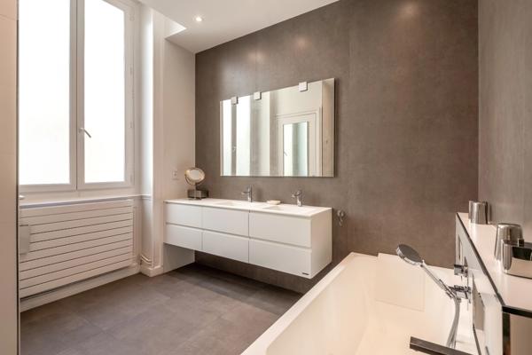 LYON 6 - Quai Sarrail - Appartement T4 de 182,55m² - 3 chambres - 2 caves - local à vélos - garage en sus