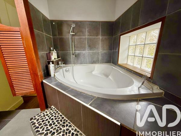 Maison à vendre 6 pièces 152 m² Le Breil-sur-Mérize