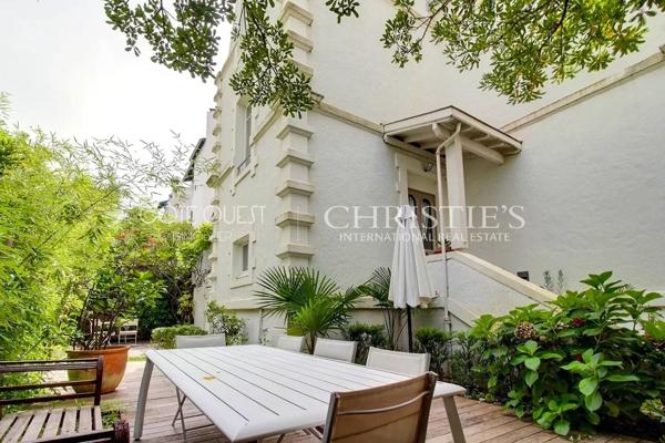 À vendre Saint-Jean-de-Luz – Hôtel particulier datant de 1900