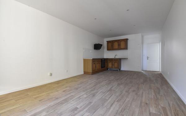 Maison à vendre    3 pièces • 145 m2 Cosne-Cours-sur-Loire