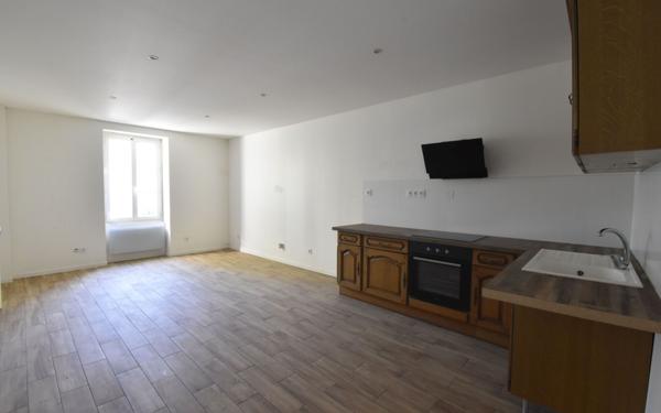 Maison à vendre    3 pièces • 145 m2 Cosne-Cours-sur-Loire