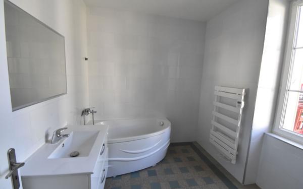 Maison à vendre    3 pièces • 145 m2 Cosne-Cours-sur-Loire