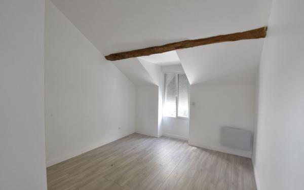 Maison à vendre    3 pièces • 145 m2 Cosne-Cours-sur-Loire