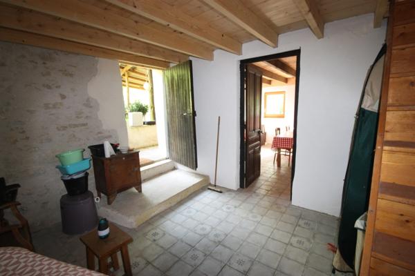 Dpt Ain (01), à vendre TORCIEU grangeon en pierres P2 d'environ 40 m² et terrain de 4362 m²