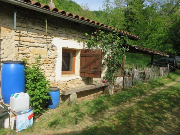 Dpt Ain (01), à vendre TORCIEU grangeon en pierres P2 d'environ 40 m² et terrain de 4362 m²
